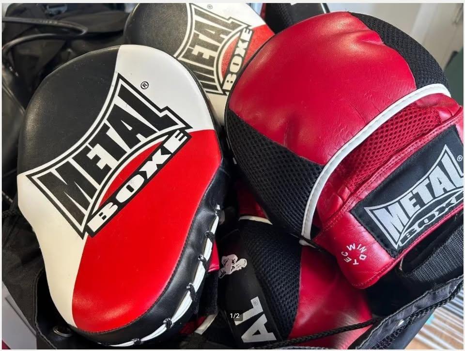 Lot 25 pattes d’ours Metal Boxe - Idéal Club Boxe, Sport en Fitness, Vechtsporten en Zelfverdediging, Ophalen, Zo goed als nieuw