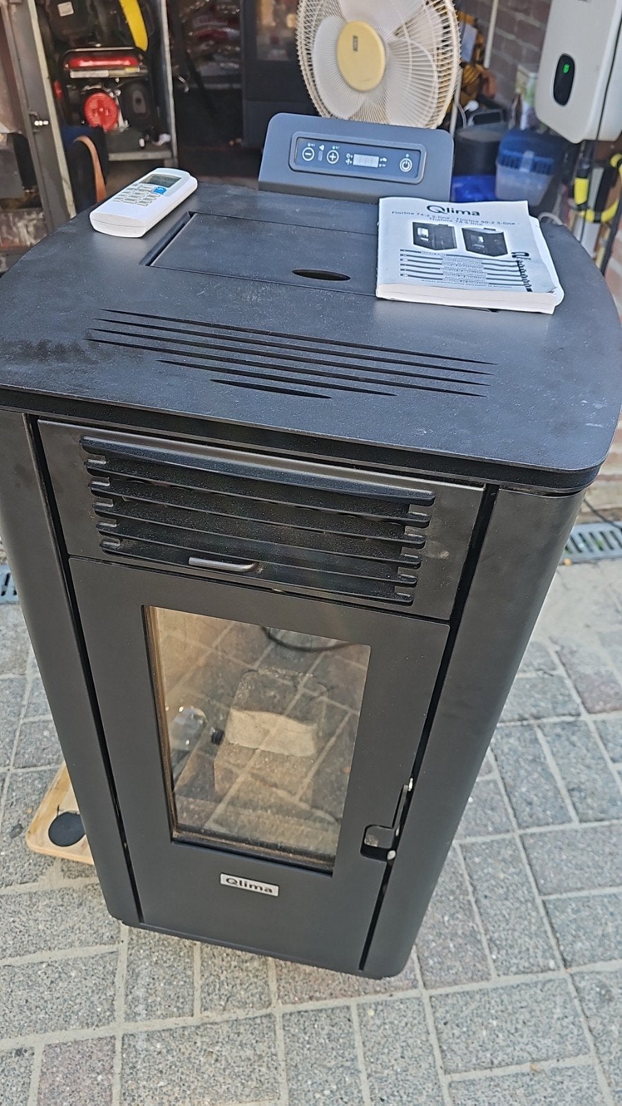 pelletkachel qulima 10 kw 4 j oud, Ophalen, Zo goed als nieuw, Pelletkachel