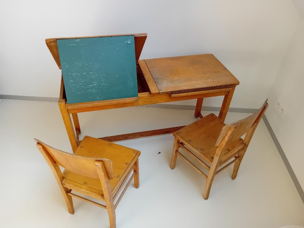 Antiek schoolbankje, Ophalen