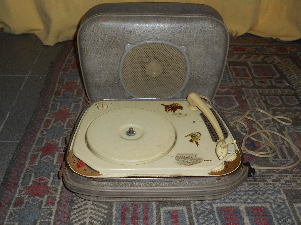 ancien tourne disque de marque tepazz a 15 euros, Enlèvement