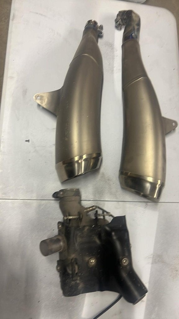 Échappement complet d'origine GSXR 1000 de 2009 à 2011, Motos, Enlèvement ou Envoi, Utilisé