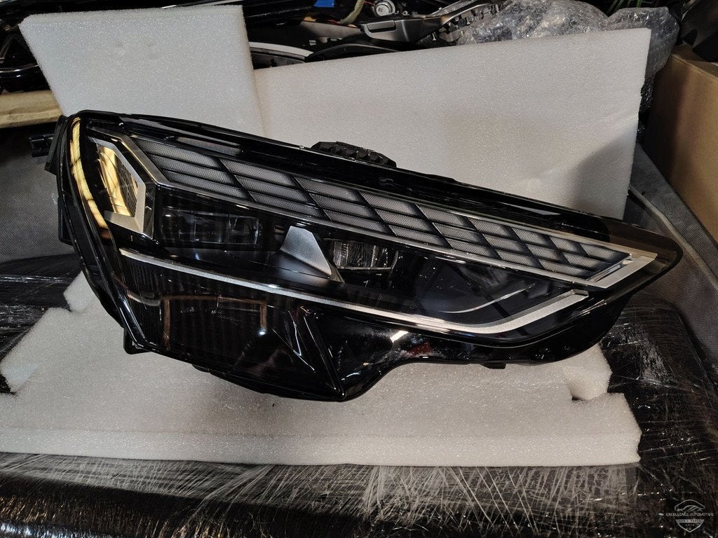 Audi A3 8Y Facelift 2024+ Matrix Koplamp Rechts 8Y0941036H, Gebruikt, AUDI AG, Auto-Union-Strasse 1
85045  Ingolstadt, DE, Audi