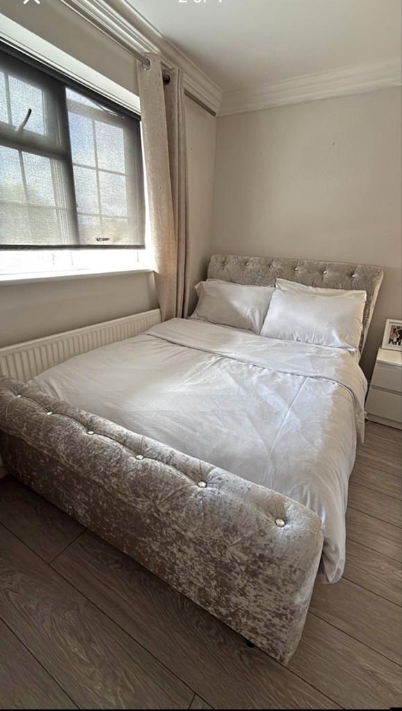 Lit double moderne – Prix incroyable, Maison & Meubles, Enlèvement ou Envoi