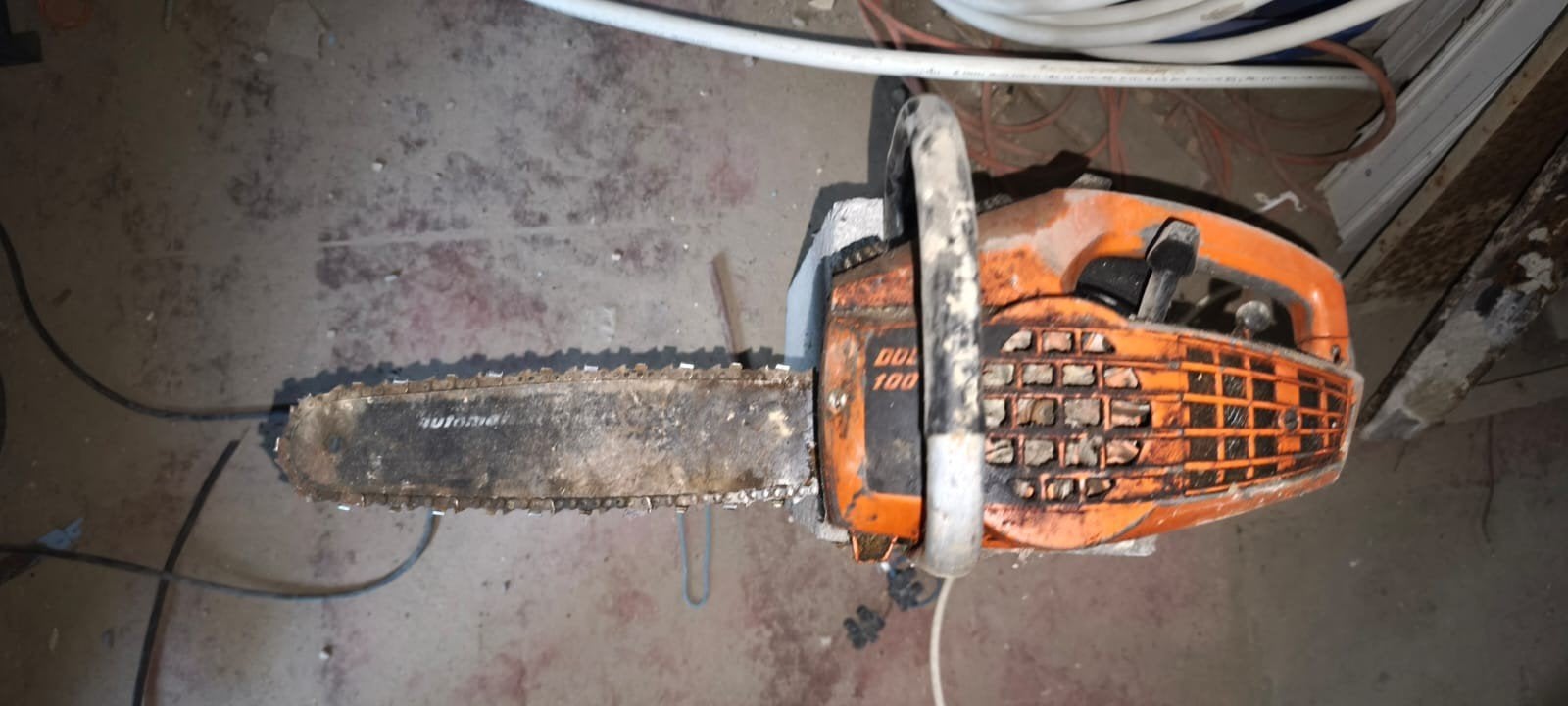 deux tronçonneuse, Bricolage & Construction, Outillage | Scies mécaniques, Enlèvement, Tronçonneuse