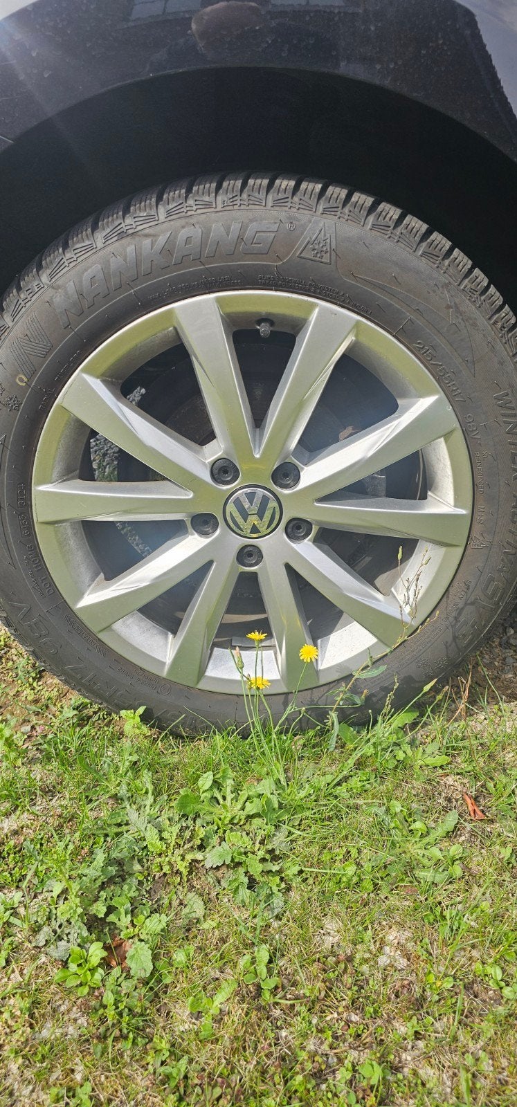 jantes d'origine VW avec pneus hiver 215 55 R17 98V, Véhicule de tourisme, Enlèvement, Utilisé, Pneus hiver