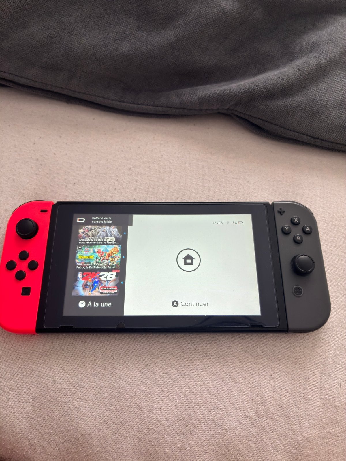 Nintendo Switch, Games en Spelcomputers, Spelcomputers | Nintendo Switch, Ophalen, Gebruikt, Met 2 controllers, Switch Original