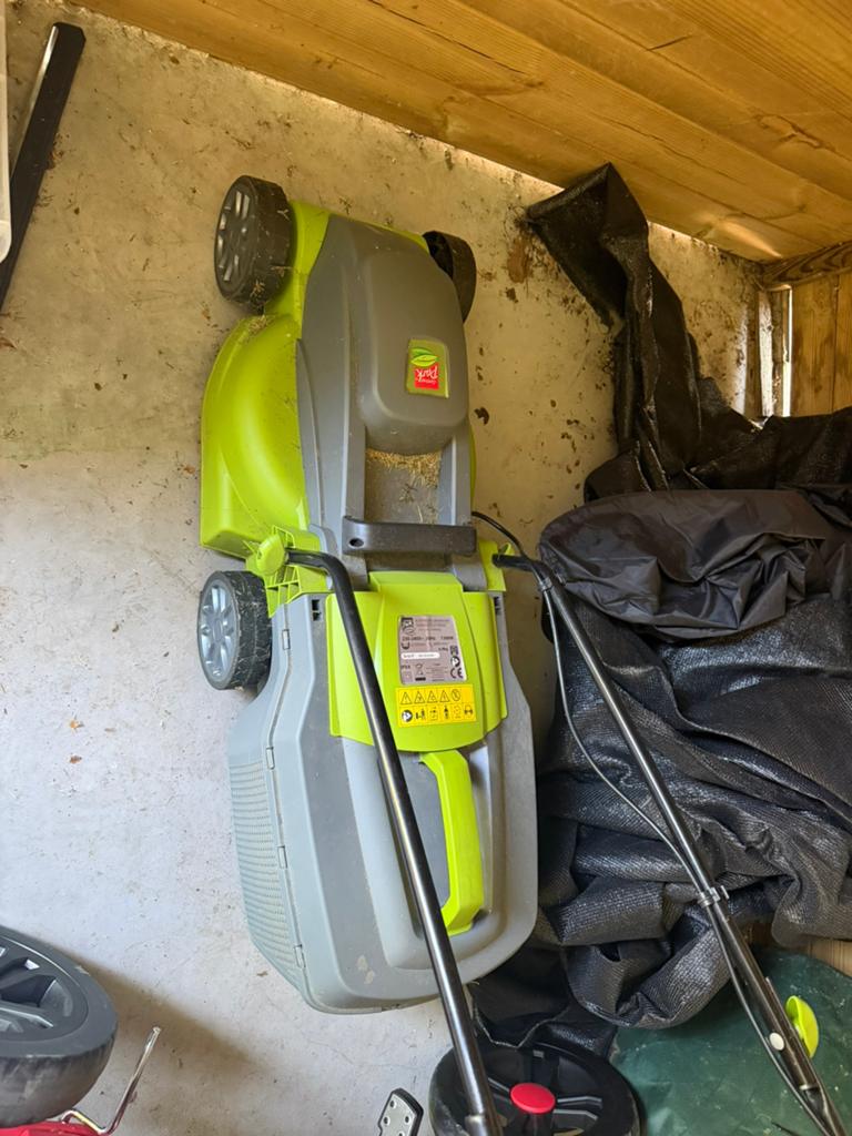 Grasmachine + kantenmaaier, Tuin en Terras, Grasmaaiers, Ophalen, Gebruikt, Elektrische grasmaaier, Opvangbak