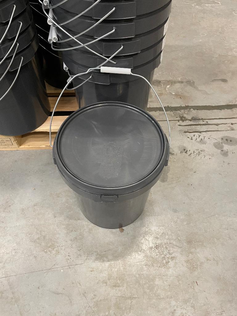 Seau en plastique de 20L avec couvercle hermétique, Maison & Meubles, Seaux, Enlèvement, Comme neuf, Synthétique, Avec couvercle