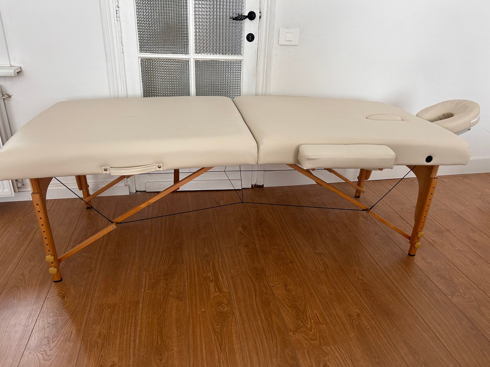 Table de masage pliable très robuste comme neuve, Sports & Fitness, Produits de massage, Enlèvement, Comme neuf, Table de massage