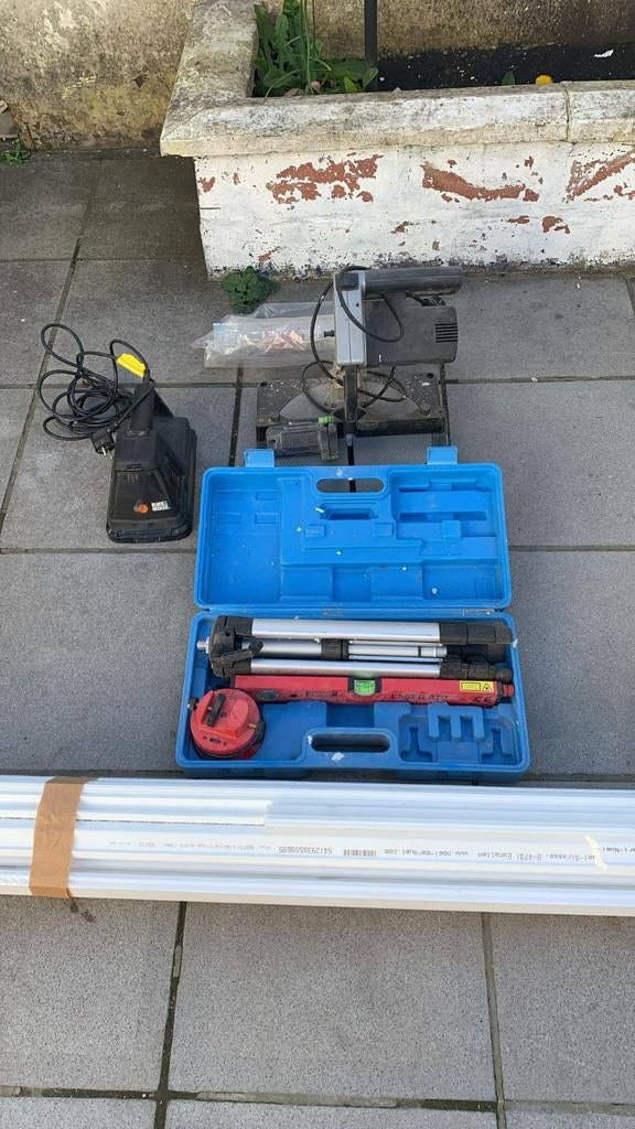 Veel materialen/laserzaag, stripper, behanggieten, Ophalen