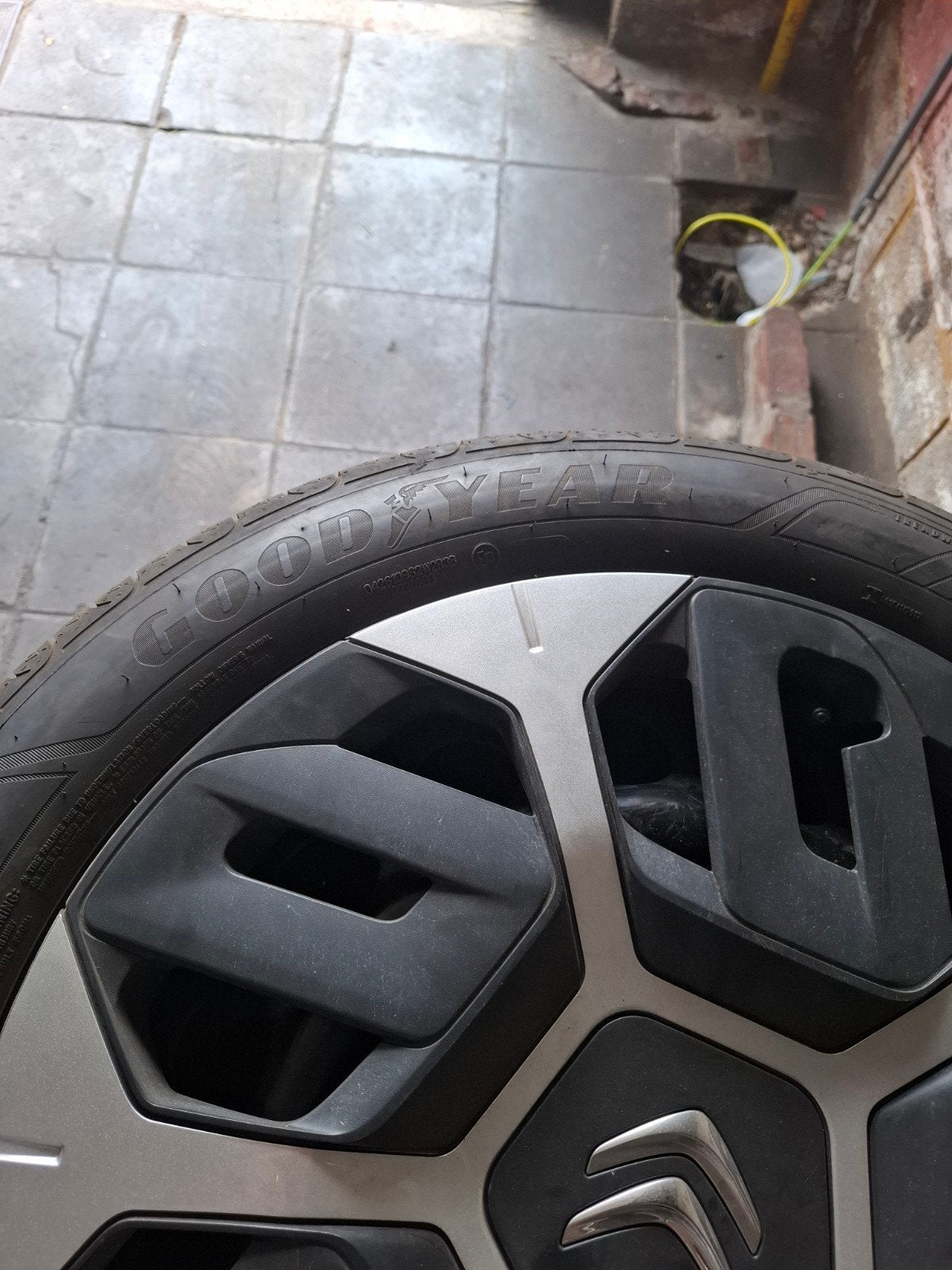 citreon c4   195/60R18, Ophalen, 18 inch, Nieuw, 195 mm