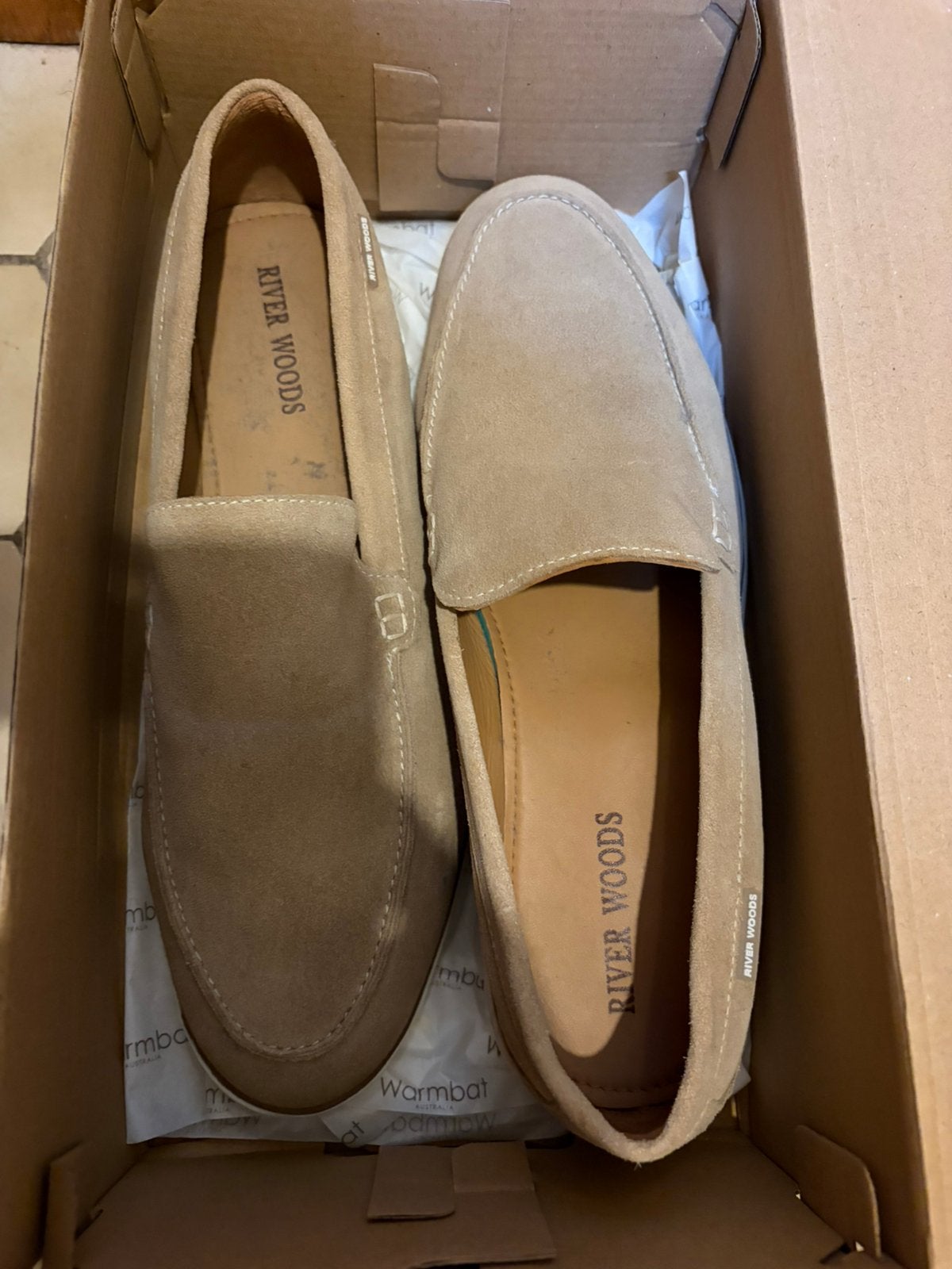 River Woods suède loafers (beige, maat 46), Ophalen, Zo goed als nieuw, Beige