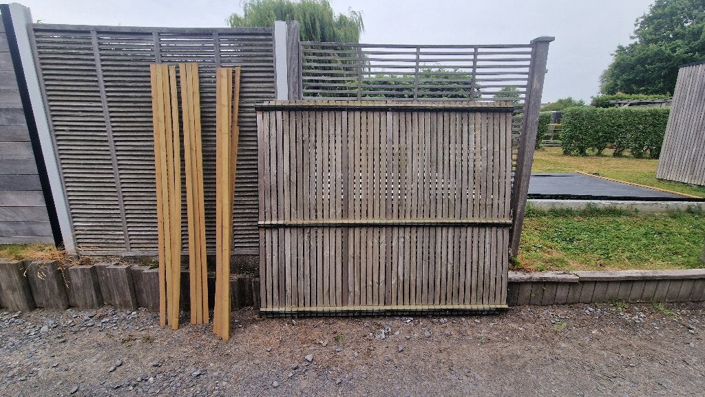 Panneau métallique vert avec lattes en bois, Enlèvement, Utilisé, 180 à 250 cm, Autres types