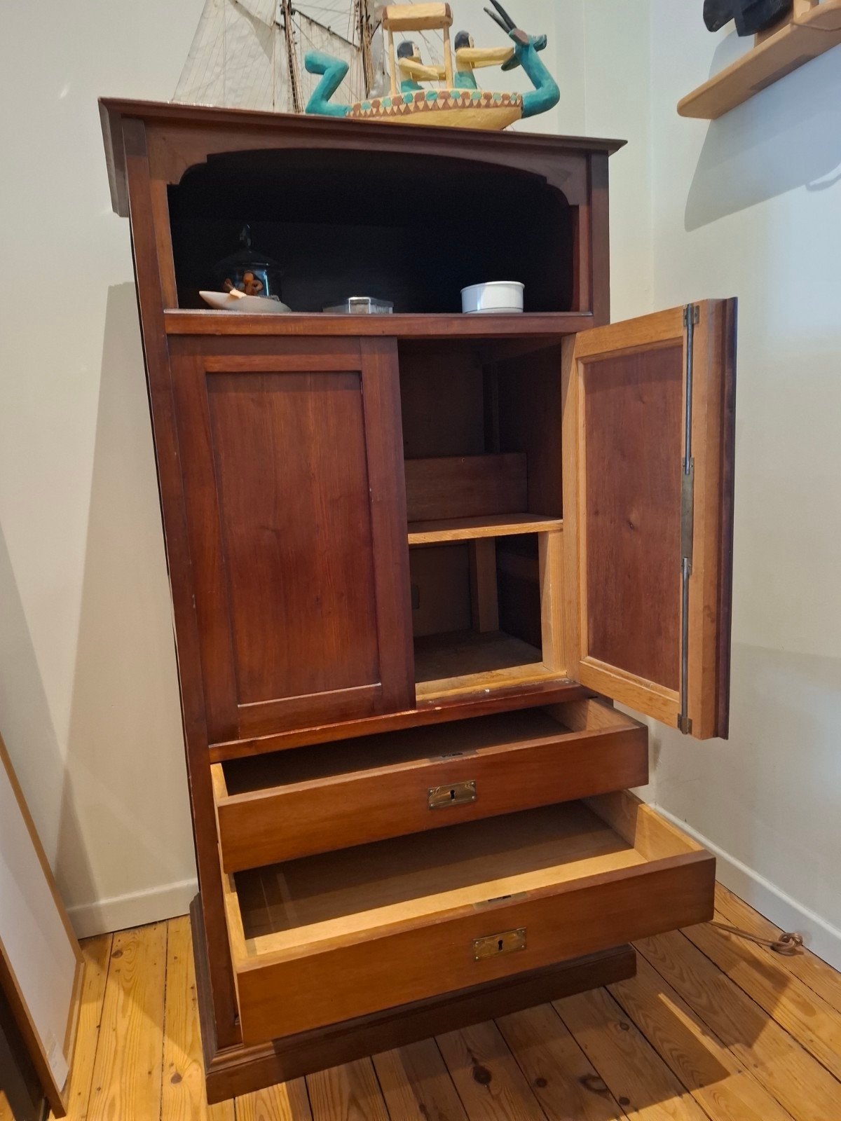 Armoire Acajou vintage transformée pour HiFi, Enlèvement