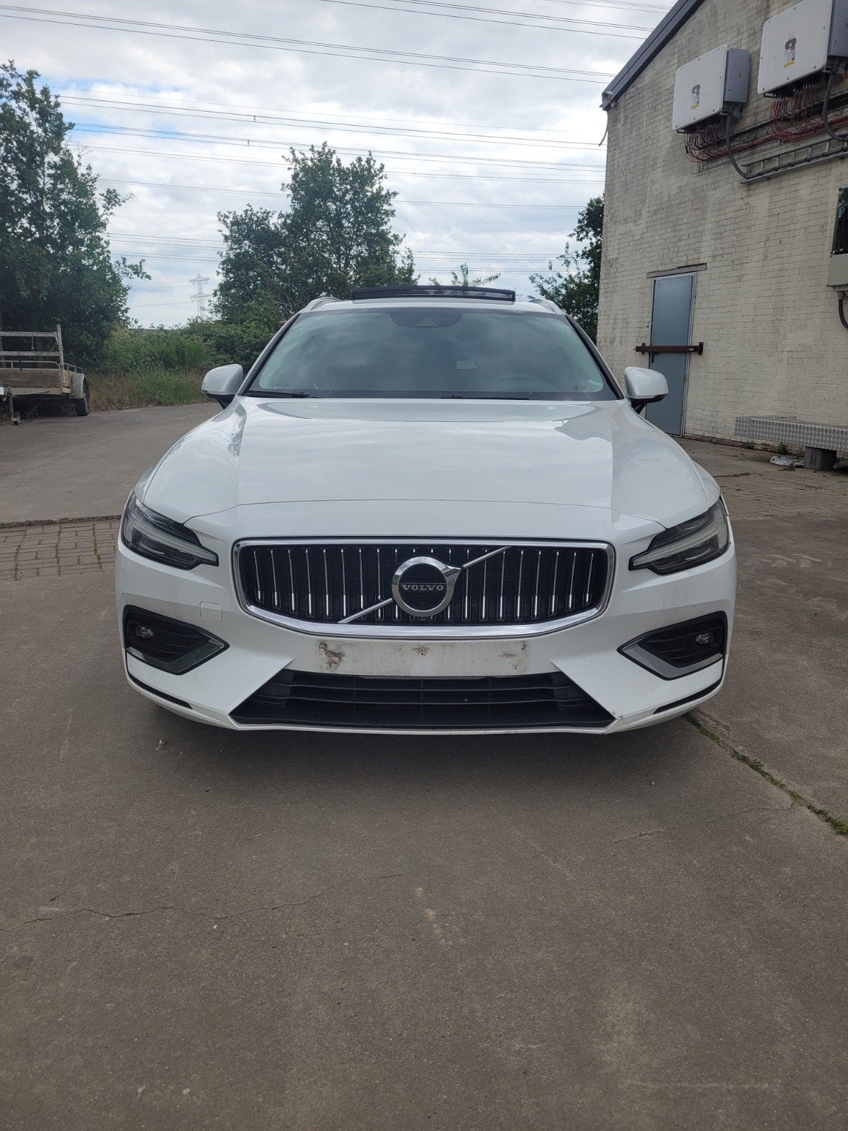 VOLVO V60 D4 INSCRIPTION PANO, Auto's, Voorwielaandrijving, 4 cilinders, Wit, Leder