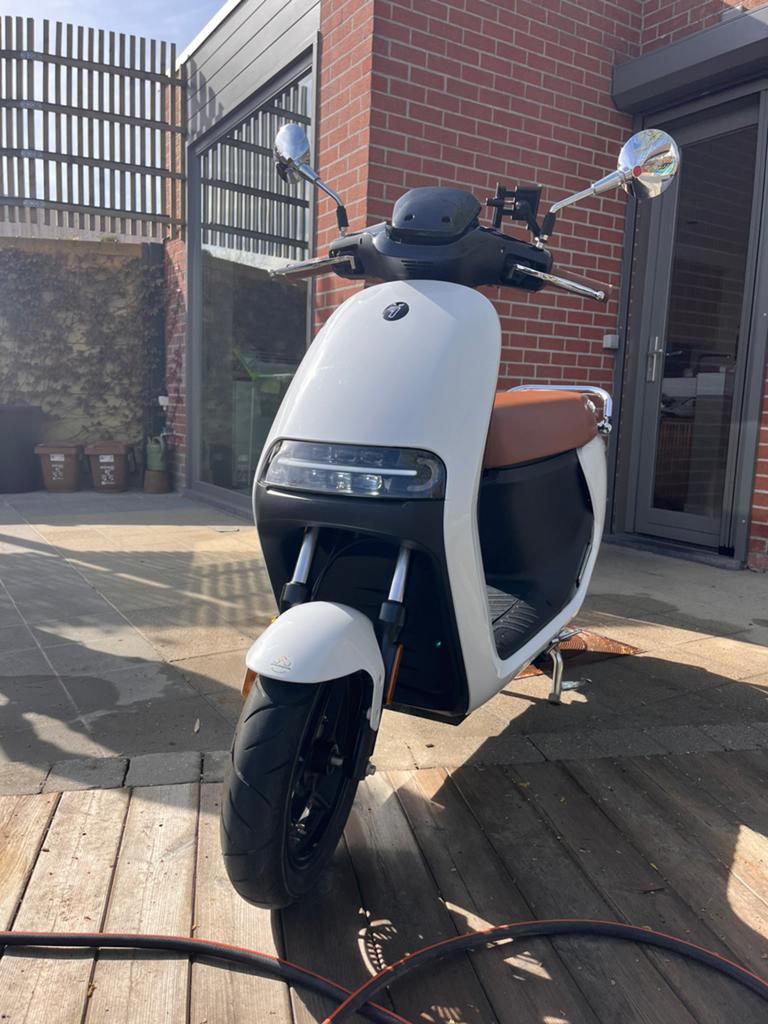 Scooter klasse A - elektrisch - 2 accu’s, Fietsen en Brommers, Ophalen, Zo goed als nieuw, Elektrisch