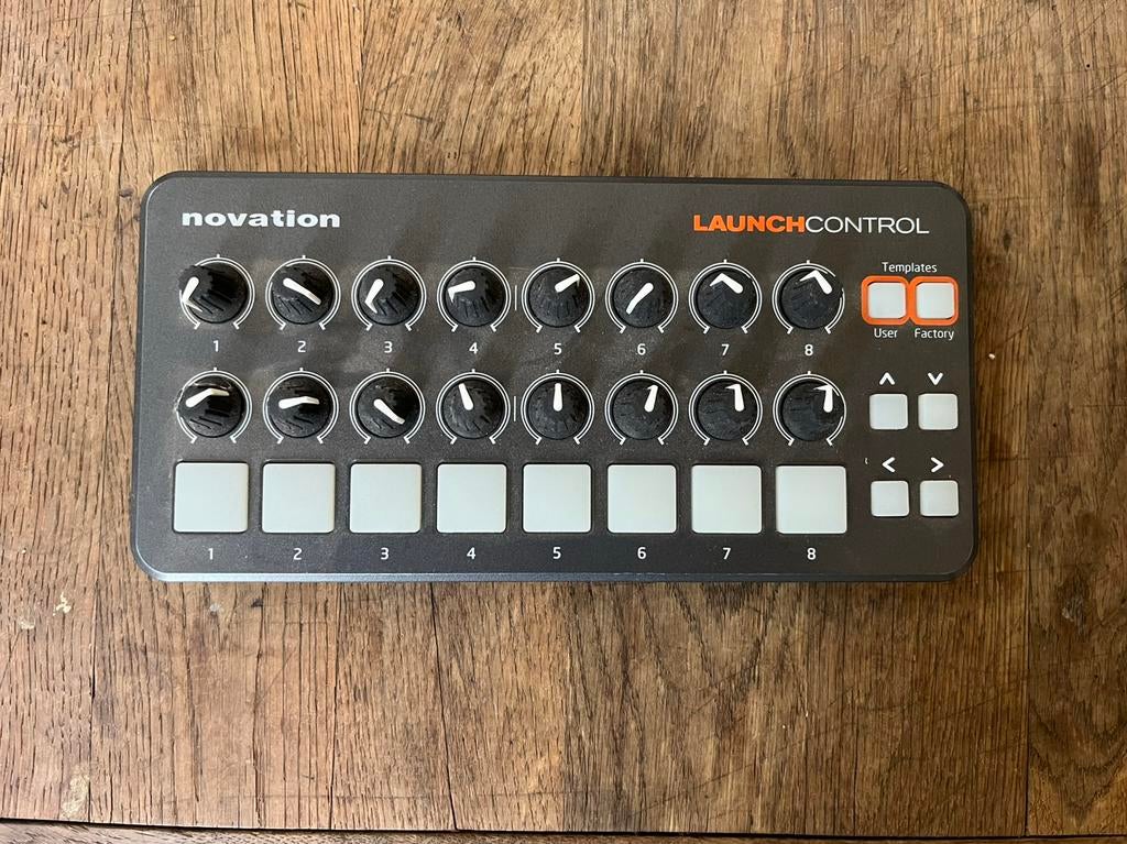 Novation Launchcontrol, Muziek en Instrumenten, Midi-apparatuur, Ophalen of Verzenden, Zo goed als nieuw