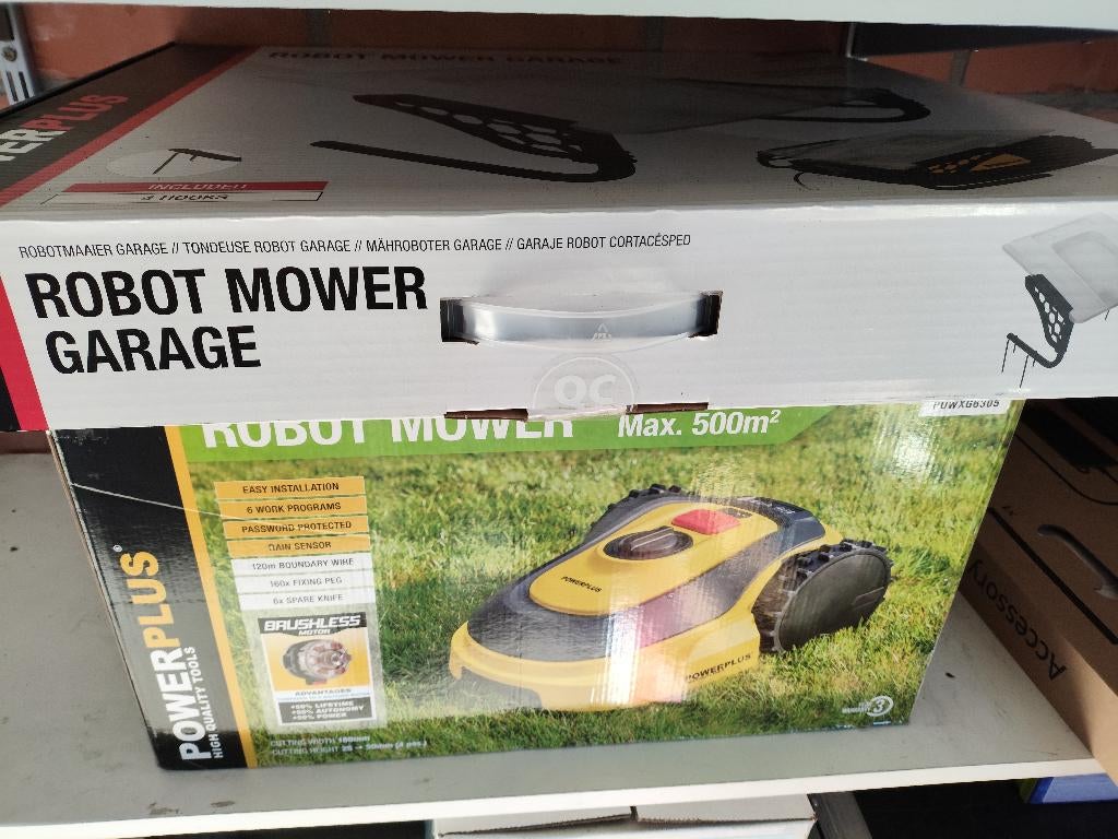 Grasrobot powerplus POWXG6305 + originele garage, Tuin en Terras, Ophalen, Gebruikt, Powerplus garden
