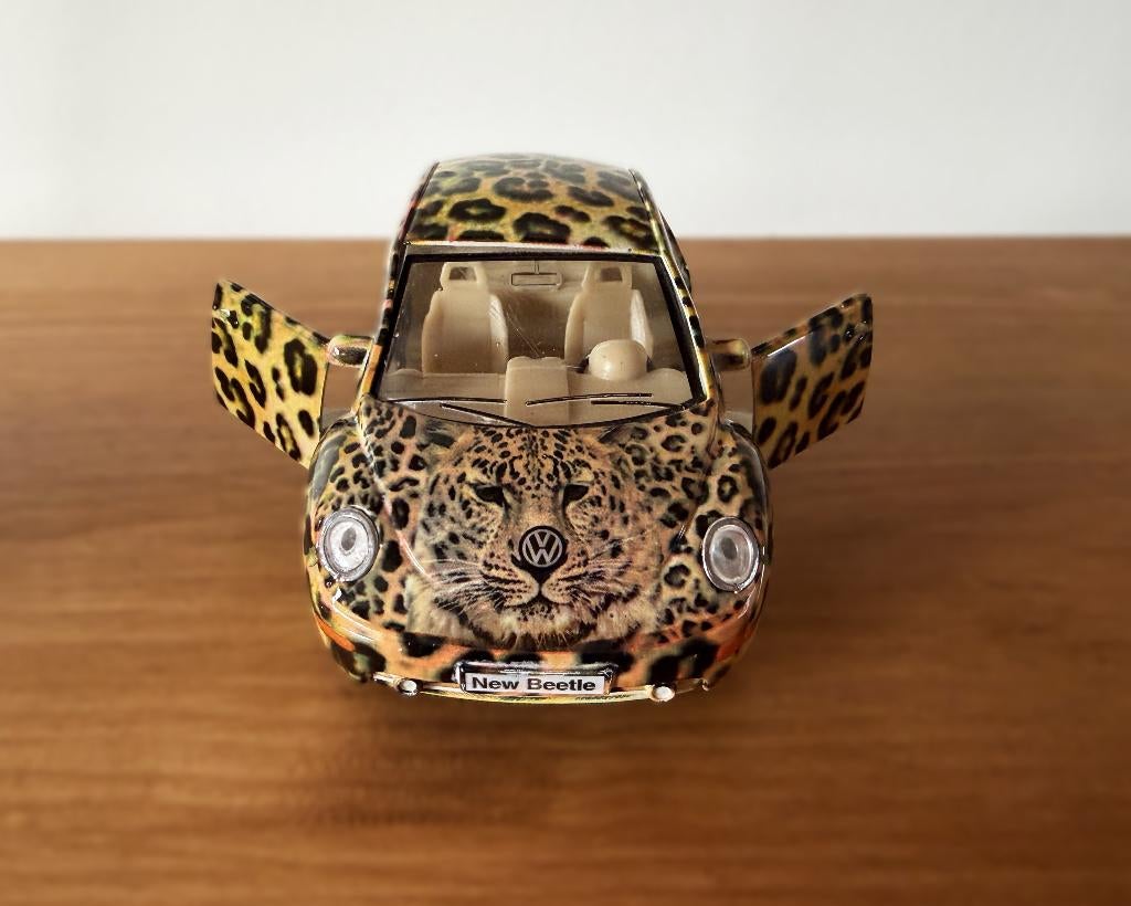 Kinsmart Volkswagen New Beetle autootje, Luipaard, 1:32, Ophalen of Verzenden, Gebruikt, Auto's