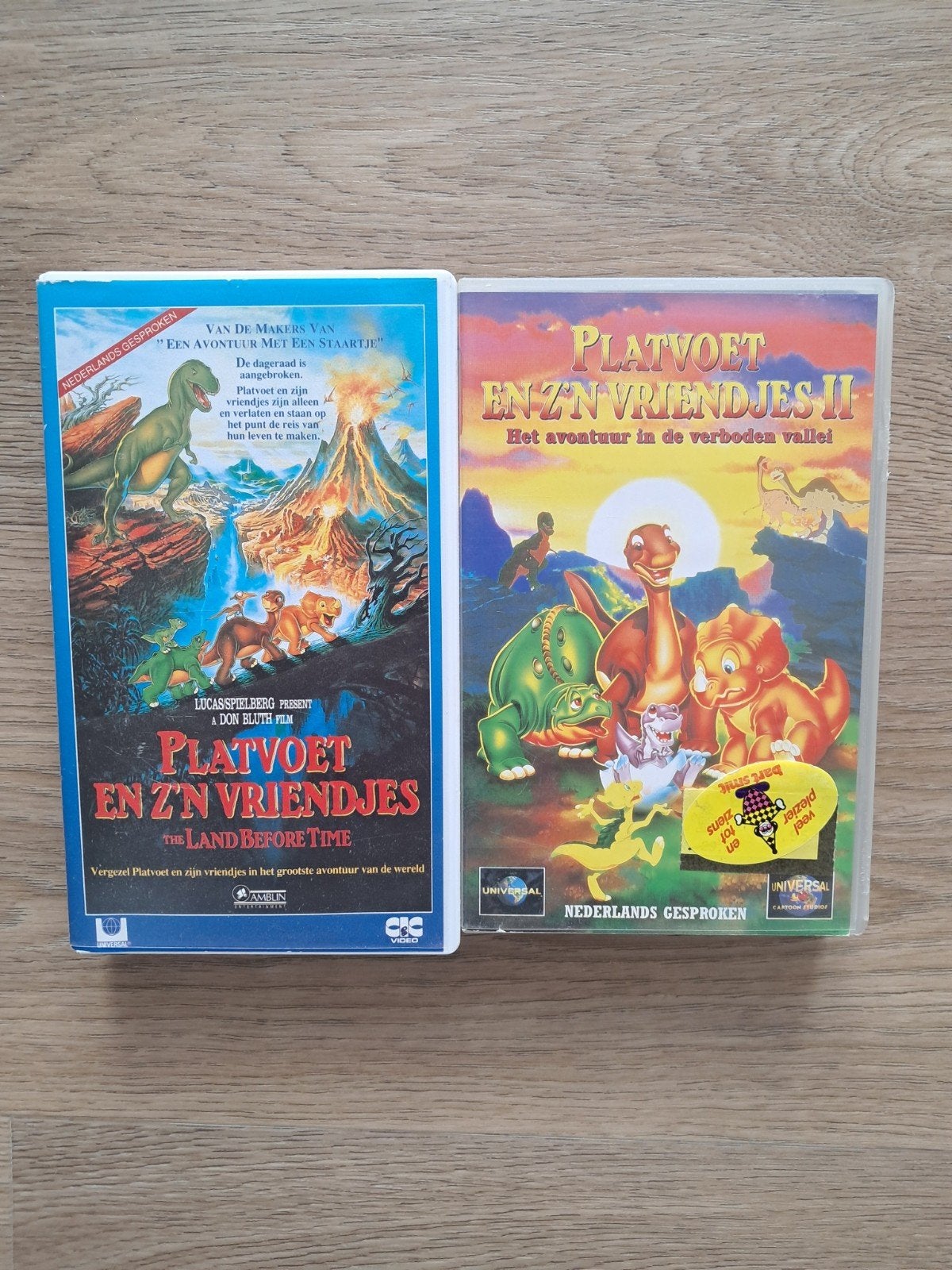 Vhs Platvoet en zijn vriendjes 1 en 2, Cd's en Dvd's, Ophalen of Verzenden