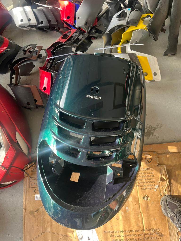 Capot avant hexagonal Piaggio neuf !, Vélos & Vélomoteurs, Enlèvement ou Envoi, Neuf, Capot, Piaggio