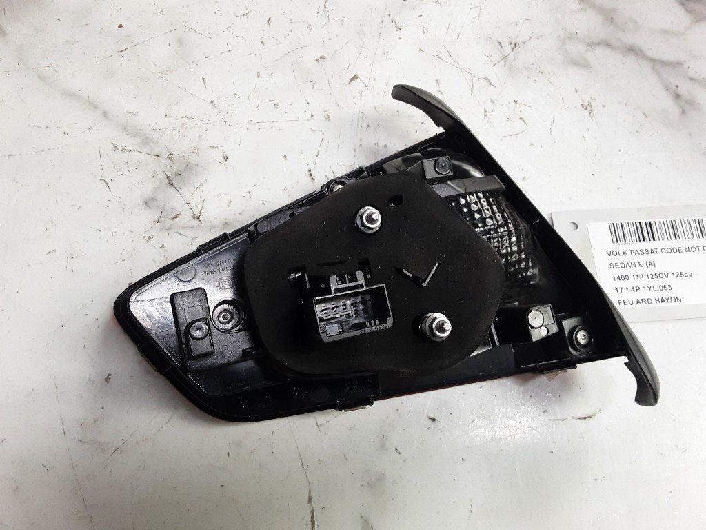ACHTERLICHT RECHTS ACHTERKLEP Passat (3G2) (3G5945094B), Gebruikt, Volkswagen, Volkswagen AG, Kundenbetreuung@volkswagen.de
