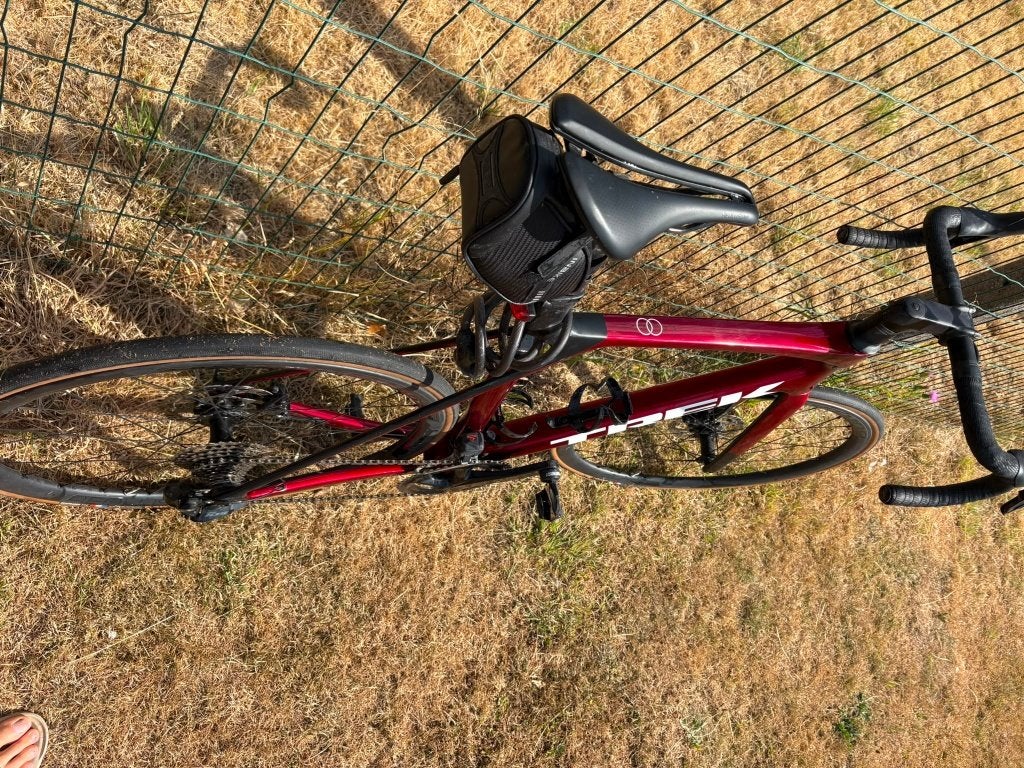 TREK Madone SL 6 Gen 8 L, CRIMSON, Fietsen en Brommers, 61 tot 65 cm, Meer dan 20 versnellingen, Schijfrem, Ophalen