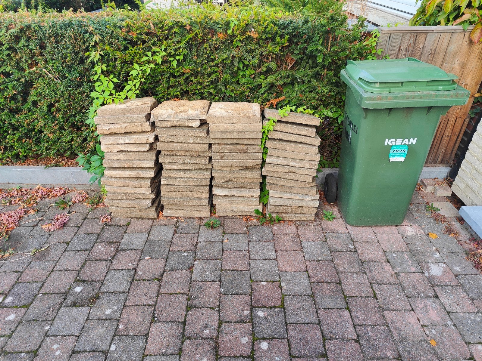 GRATIS dalstenen 30x30 - +-90 stuks, Doe-het-zelf en Bouw, Dakpannen en Dakbedekking, Ophalen