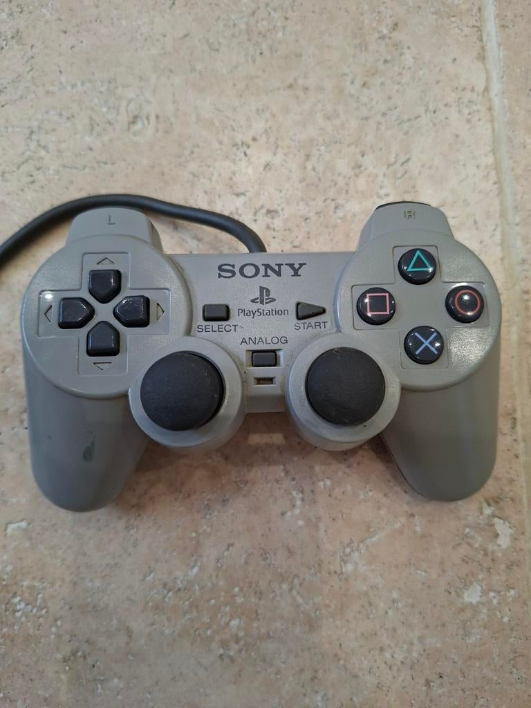 Manette grise PlayStation 1 - Scph-1200, Consoles de jeu & Jeux vidéo, Consoles de jeu | Sony Consoles | Accessoires, Enlèvement ou Envoi