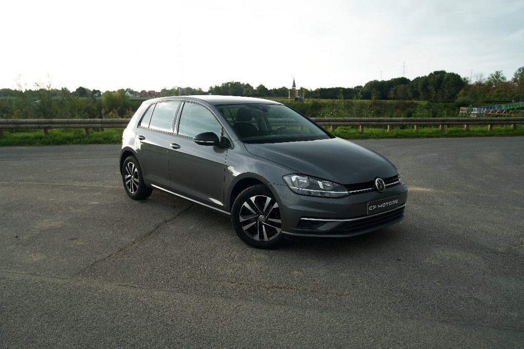 VOLKSWAGEN GOLF 1.0 TSI | AUTOMAAT | CAMERA | CARPLAY, Autos, Argent ou Gris, Euro 6, 109 g/km, 5 portes