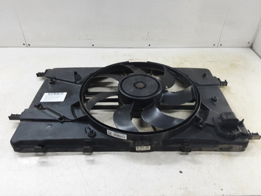 RADIATEURVENTILATOR Astra J Sports Tourer (PD8 / PE8 / PF8), Gebruikt, Opel, Opel Automobile GmbH, Kontakt-opel@opel.com