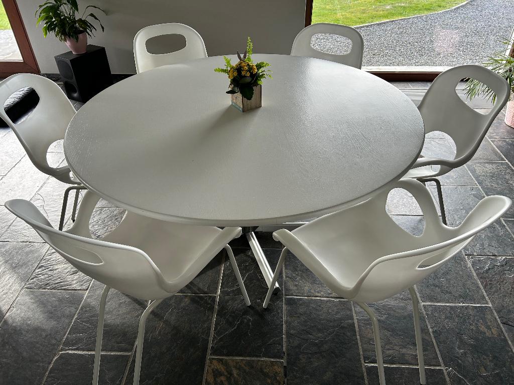 Table de salle à manger ronde, Métal, Cinq personnes ou plus, Rond, Comme neuf