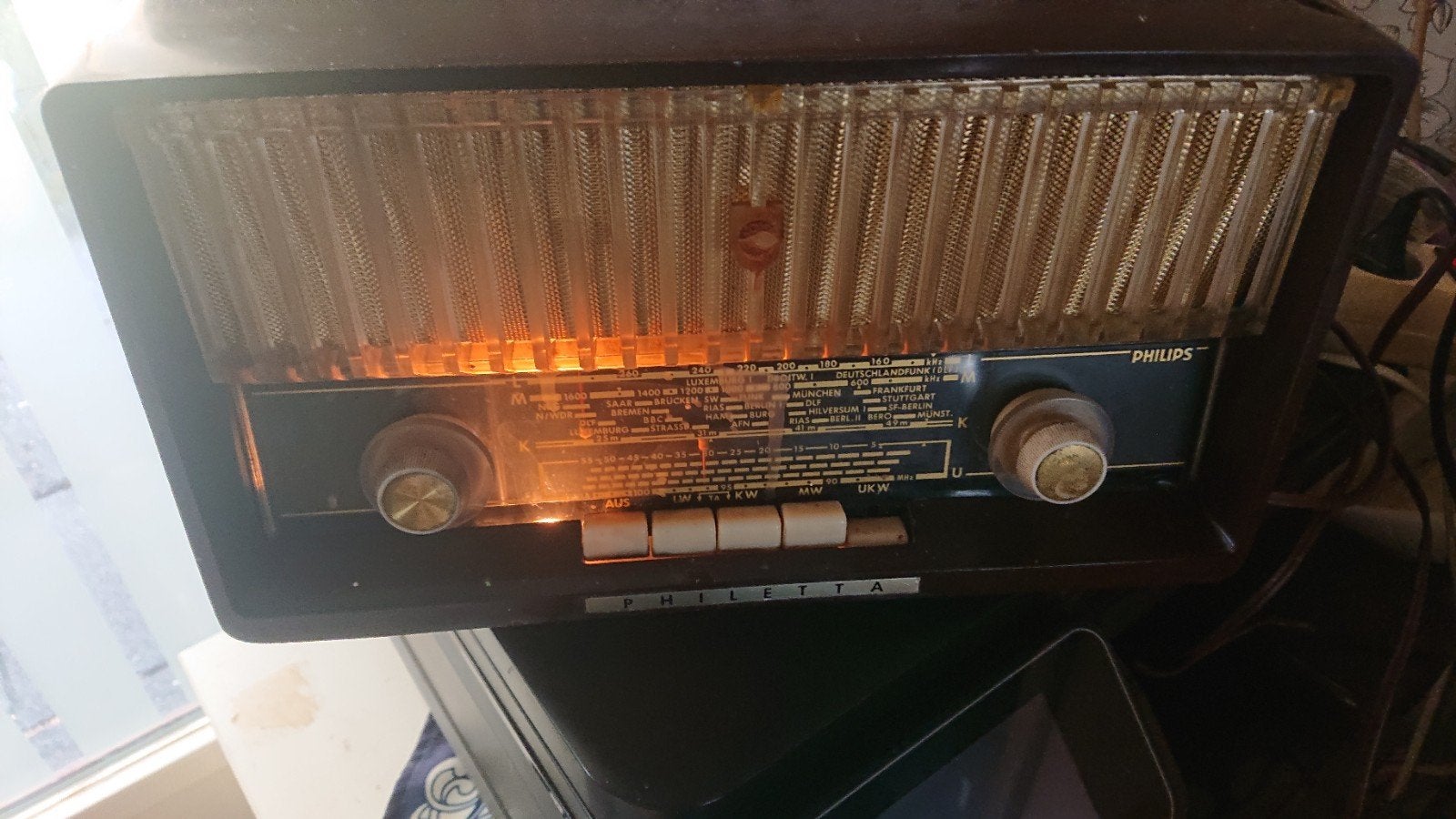 Philips Philetta vintage B2D33A bakelieten radio, Antiek en Kunst, Antiek | Tv's en Audio, Ophalen of Verzenden