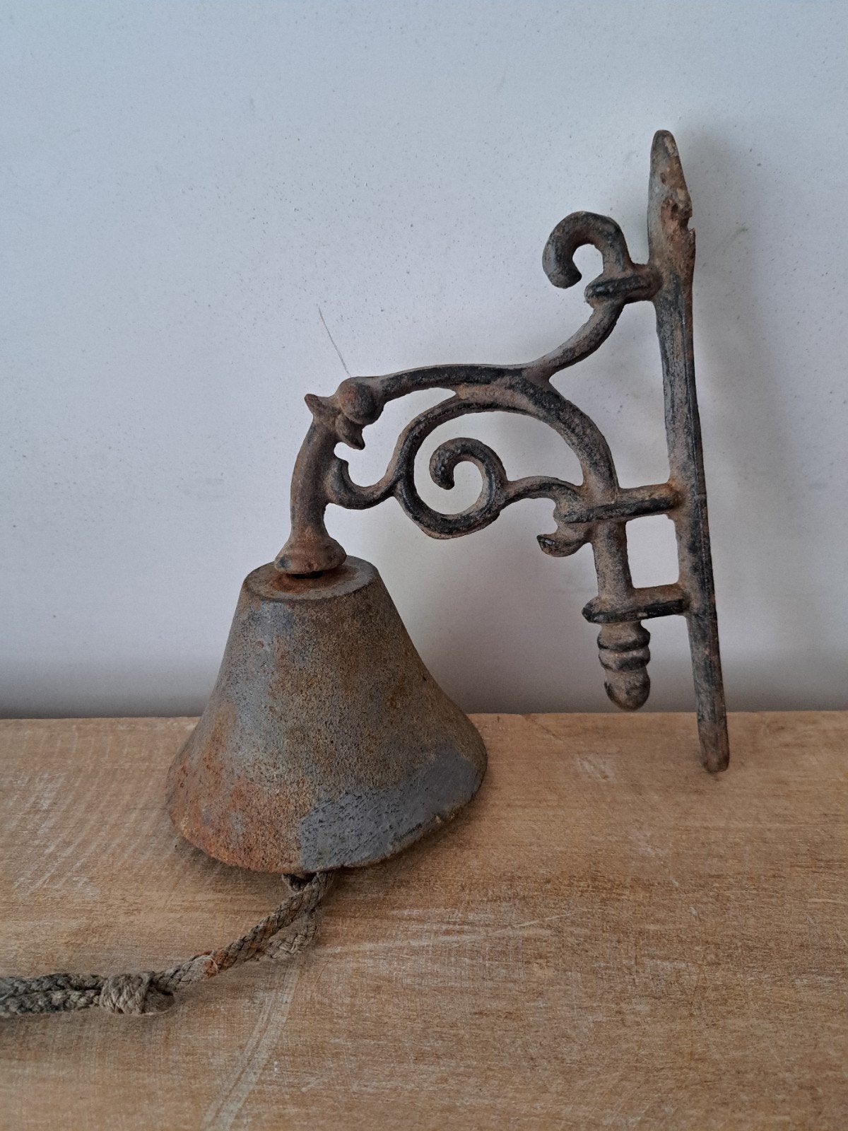 Gietijzeren bel - pattina aanwezig, Antiek en Kunst, Antiek | Brons en Koper, Verzenden