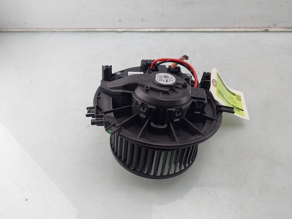 VENTILATEUR RADIATEUR MOTEUR Volkswagen Golf VII (AUA), Volkswagen, Valeo, Utilisé, 100, rue de Courcelles
75017  Paris, FR