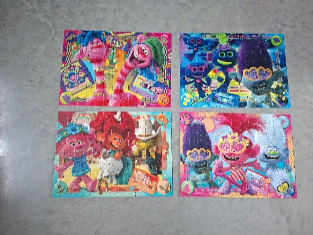 4 puzzels in 1 doos. Elk 100 stuks, Kinderen en Baby's, Ophalen, Meer dan 50 stukjes, Zo goed als nieuw, 4 tot 6 jaar