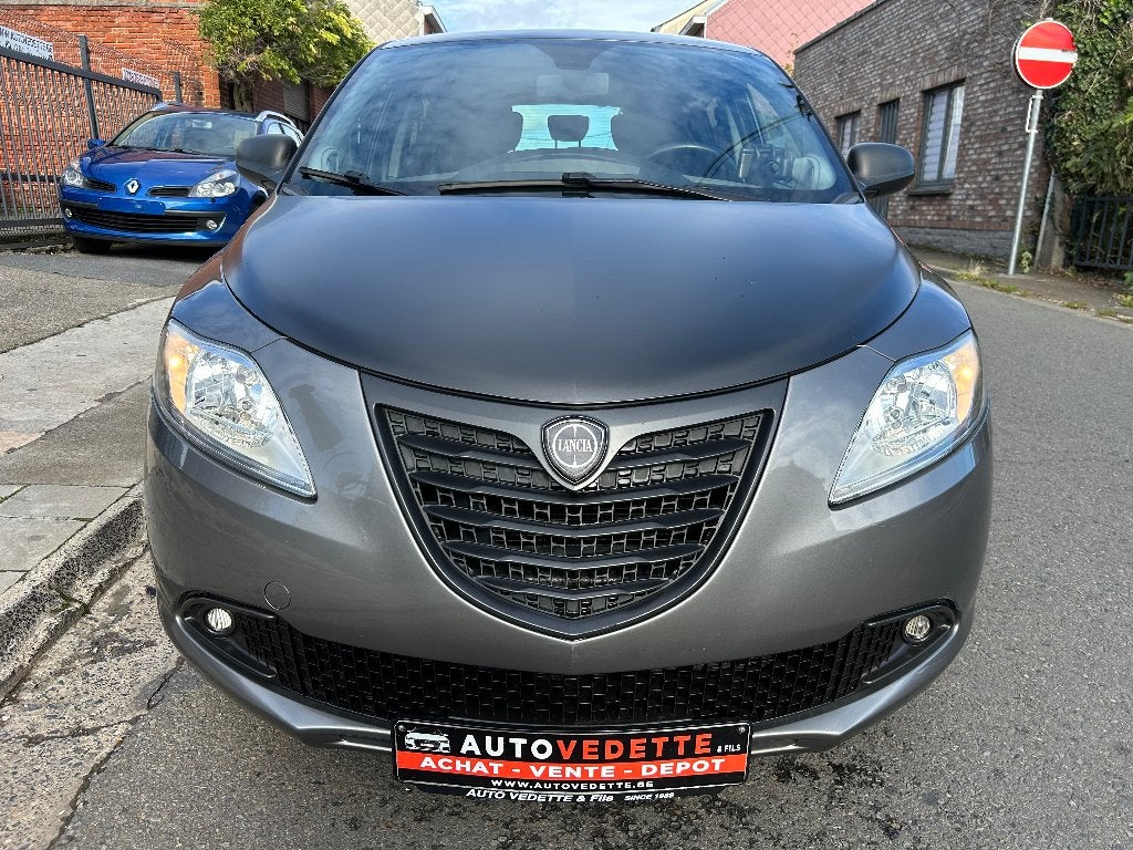 Lancia Ypsilon 1.2i Fire Evo II 1ST PROP MOMODESIGN GAR.1AN, Auto's, Voorwielaandrijving, Zwart, 4 cilinders, https://public.car-pass.be/vhr/404c38df-cb61-439f-88f6-6c3958391220