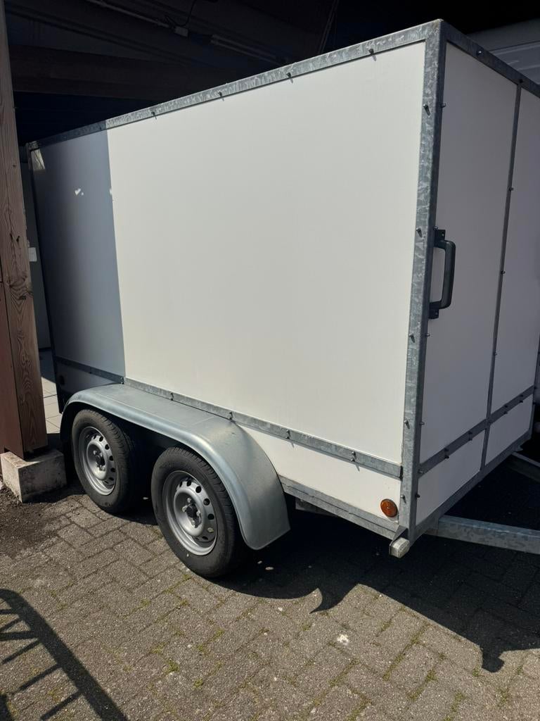 Aanhangwagen gesloten, Ophalen, Gebruikt