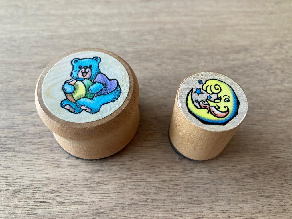 Ronde houten stempels maan + beer, Hobby en Vrije tijd, Stempelen, Ophalen of Verzenden, Nieuw, Houten stempel
