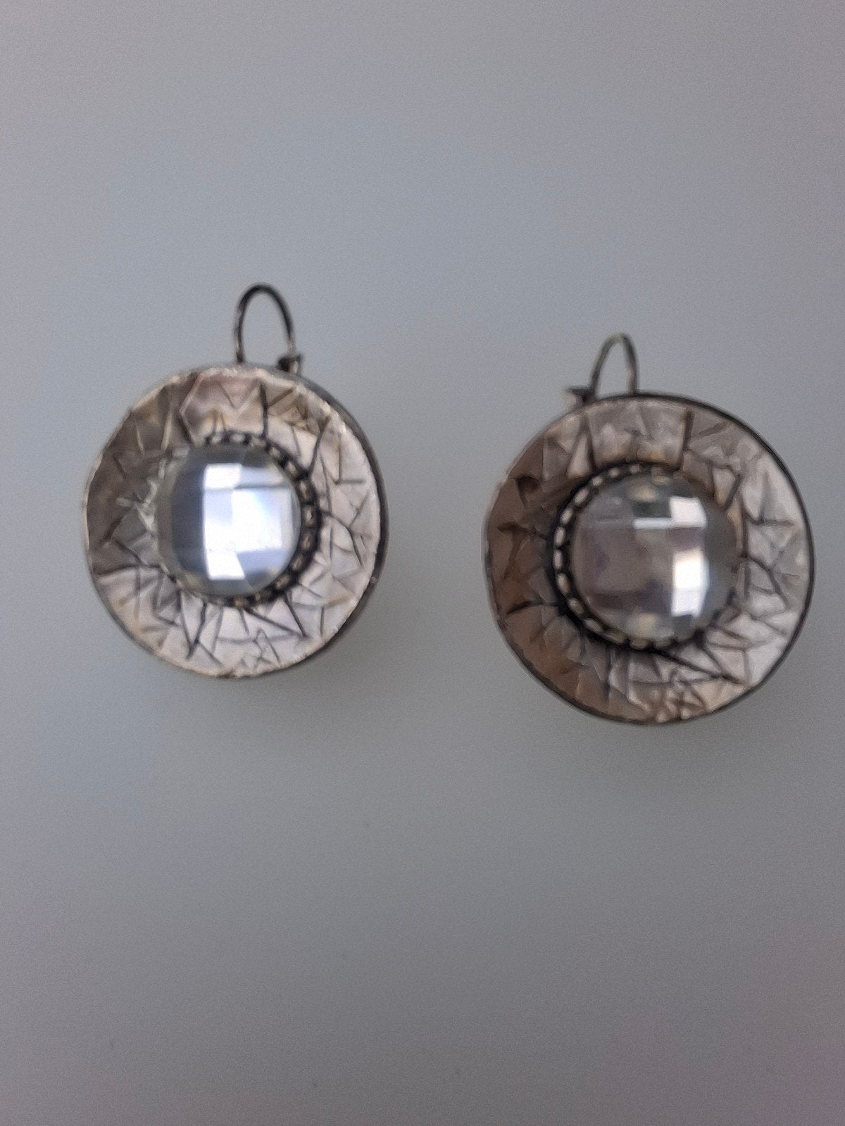 vintage zilveren gefacetteerde stenen oorbellen, Handtassen en Accessoires, Oorbellen, Met kristal, Ophalen of Verzenden, Zilver