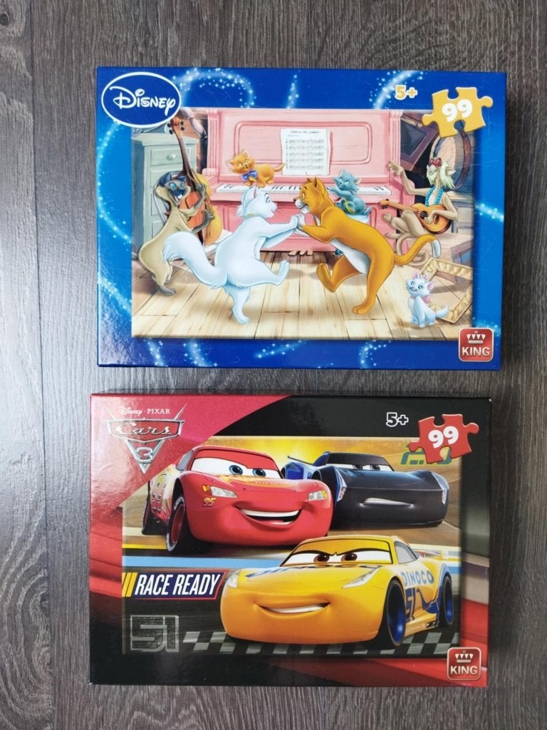 2 puzzles Disney/Pixar - Cars Flash MacQueen + aristochats, Enlèvement ou Envoi, Comme neuf