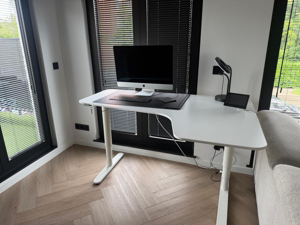 Bureau elektrisch verstelbaar, Huis en Inrichting, Bureaus, Ophalen, Elektrisch, Zo goed als nieuw