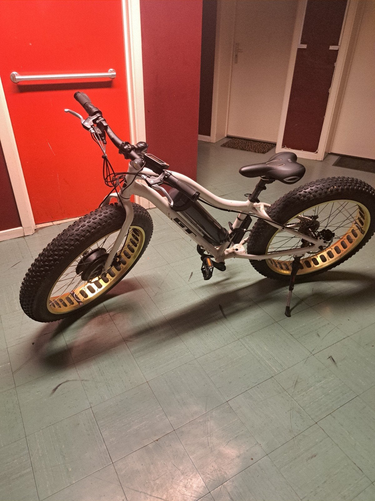 Vélo électrique de marque GT, Vélos & Vélomoteurs, Enlèvement ou Envoi, Aluminium, Utilisé, Frein à disque
