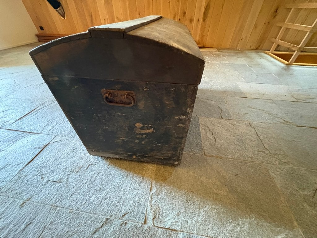 grote oude antieke zwarte koffer, kist, Ophalen, Gebruikt