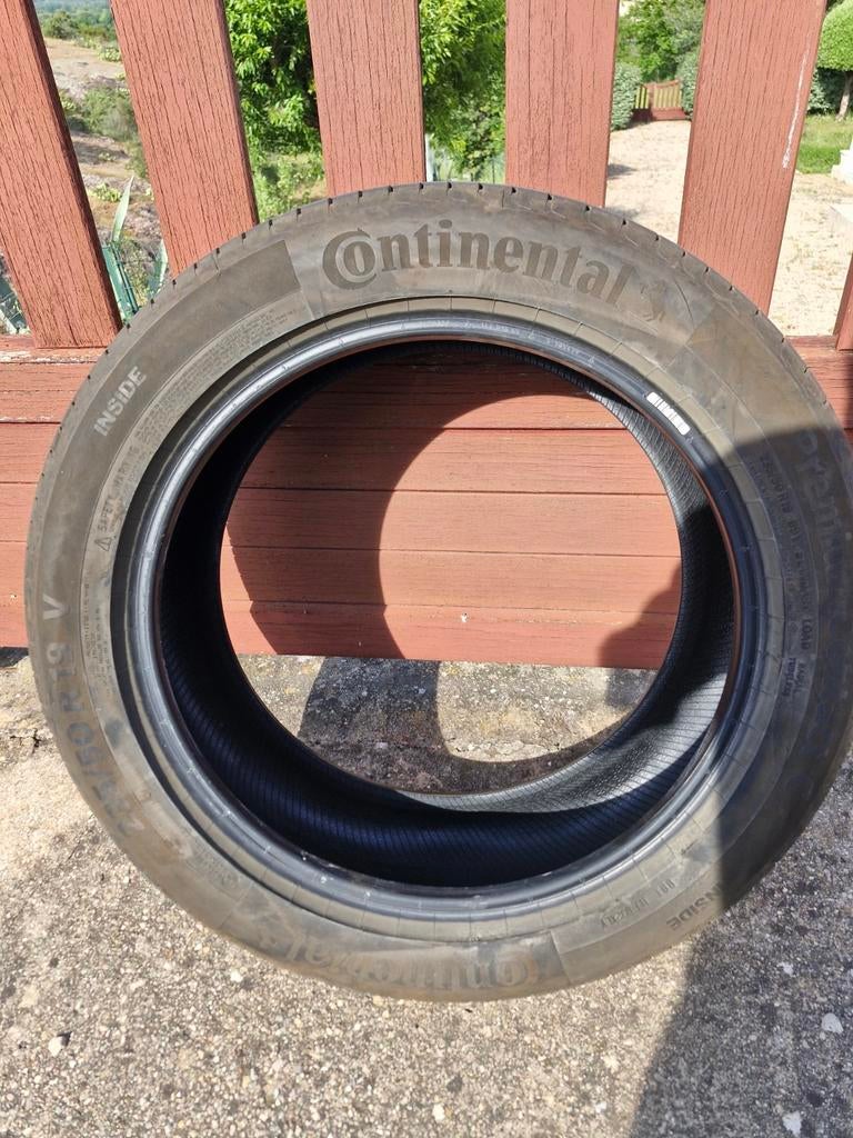 4 PNEUX CONTINENTAL PREMIUM CONTACT 235/50/19 4000 KM