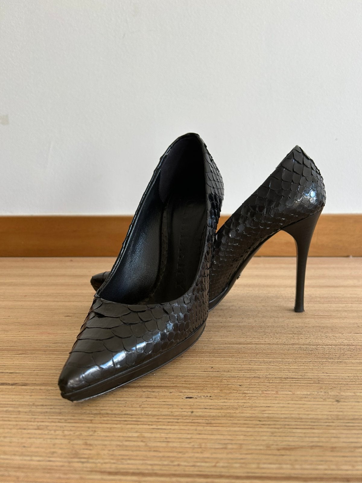 Originele Burberry escarpins, maat 35, zwart, Kleding | Dames, Ophalen of Verzenden, Zo goed als nieuw, Zwart