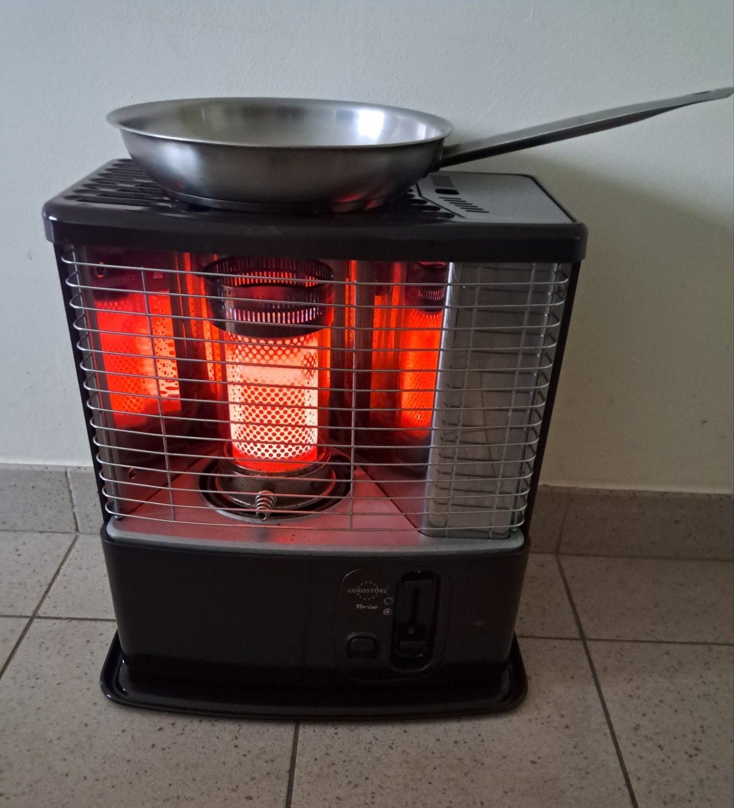 Petroleumkachel  Eurostove 3 KW + Brandstank + Hevelpomp
Pep, Jardin & Terrasse, Enlèvement, Comme neuf, Gaz