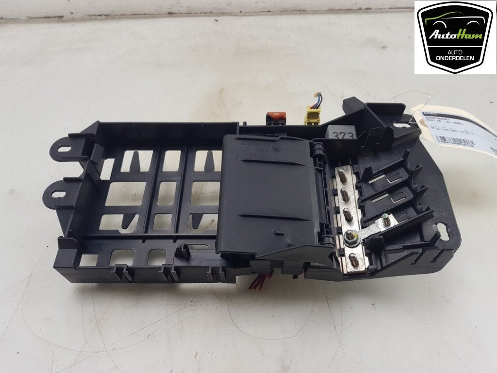 BOITIER FUSIBLES Audi A6 (C6) (|4F0971845|), Auto-Union-Straße  1,
85057  Ingolstadt, DE, Info@audi.de, Audi, Utilisé
