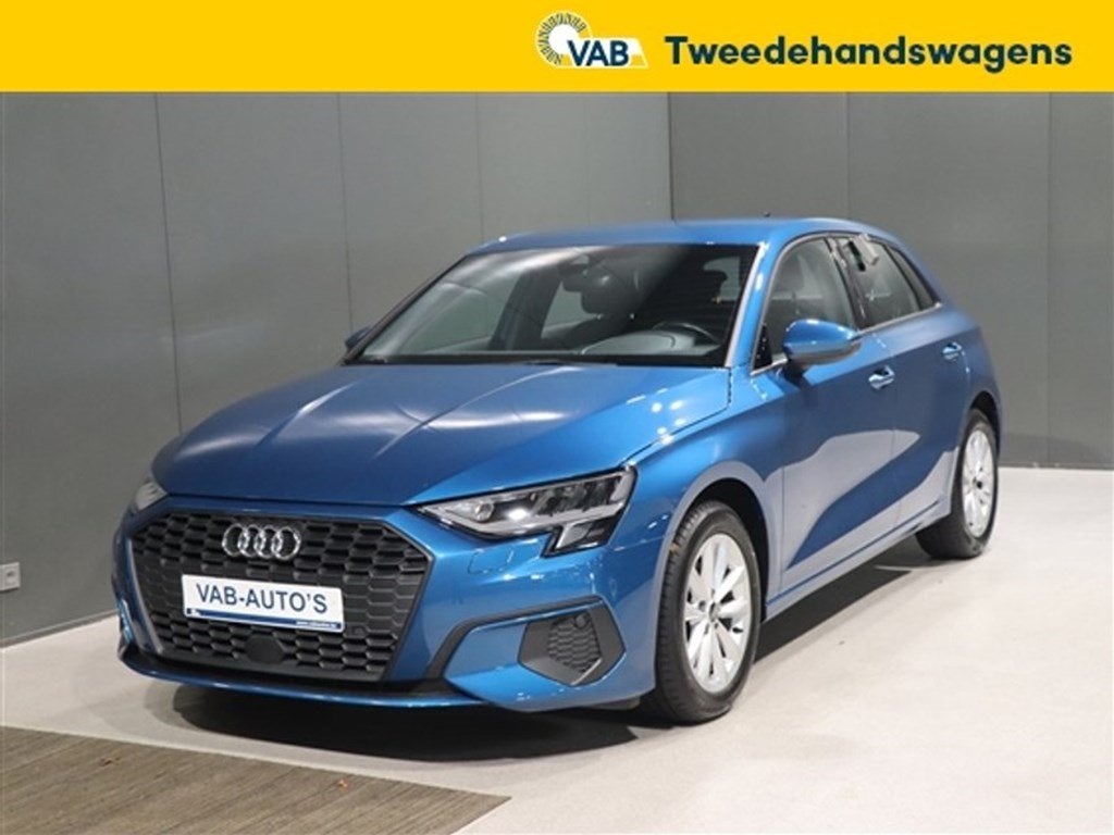 Audi A3   sportback 30 tfsi business edition attraction s-t, Auto's, Automaat, 116 g/km, Zwart, Blauw