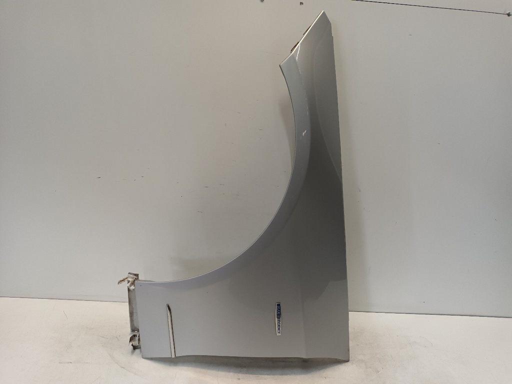 Voorscherm links Mercedes-Benz E-Klasse, Onderdelen@venauto.nl, Van der Ven Autorecycling B.V., Gebruikt, Ettenseweg 76, 4706 PB Roosendaal, The Netherlands